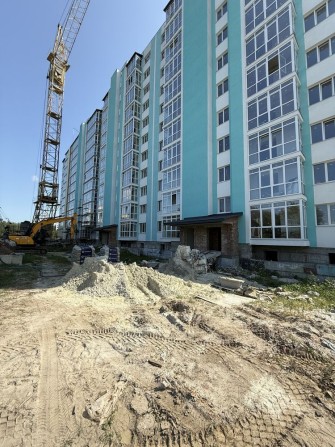 Продаються одно та двох кімнатні квартири, по вул. Величковського 64 - фото 1