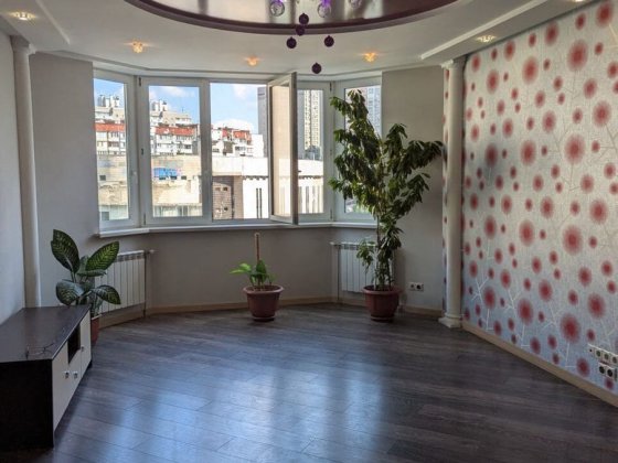 Продаж 3-кімнатної квартири вул.Гмирі Бориса 6, Дарницький район Київ