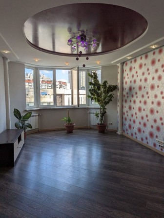 Продам 3-к квартиру вул.Гмирі Бориса 6,Дарницький район - фото 1