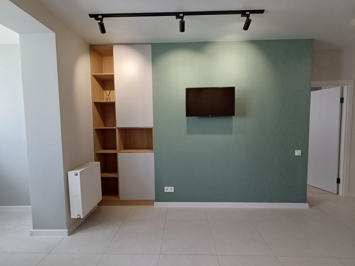 ЖК Сказка НОВЫЙ РЕМОНТ МЕБЕЛЬ ТЕХНИКА Продам 1 комн. квартиру 43м2 AB - фото 1