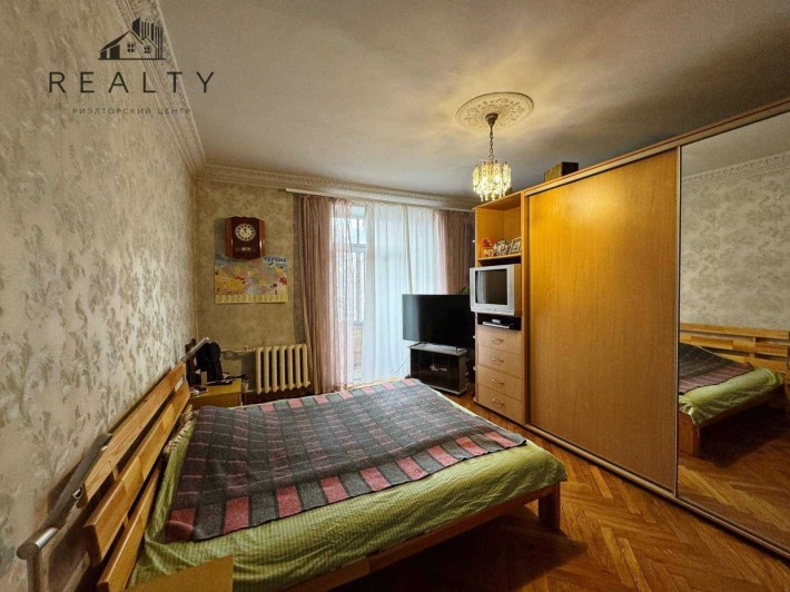 Трикімнатна квартира в самому центрі міста (213-097-181) - фото 1