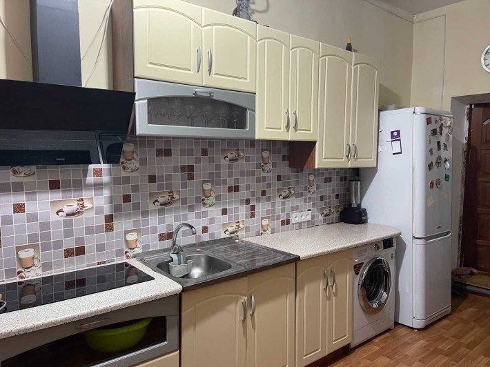 продам 2х комнатную квартиру в коммуне - фото 1