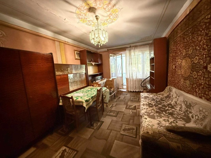 Продаж 2 кім. квартири по вул. Мельника. Цегла, балкон. Класний район - фото 1