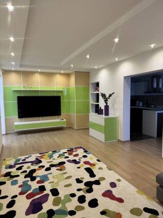 Продам видовую 3 х комнатную квартиру на набережной - фото 1