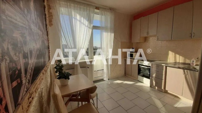 Продаётся квартира с капитальным ремонтом ЖК Альтаир - фото 1