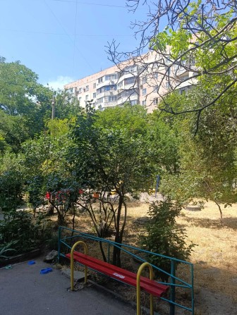 СРОЧНО продам 3-х комн. квартиру на улице Королева !!! - фото 1