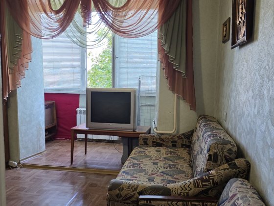 Продаю однокімнатну квартиру вул. Космонавтів відмінний стан вільна Миколаїв