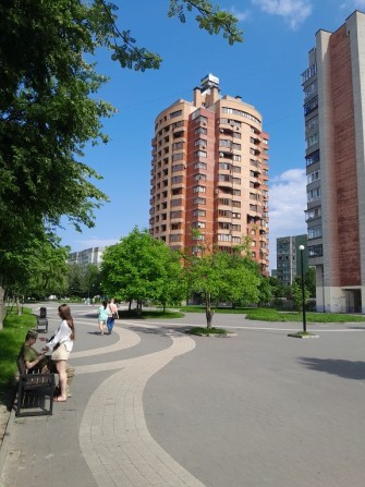Продається 2х кім. квартира, Зубрівська,32. в центрі Сихова. - фото 1