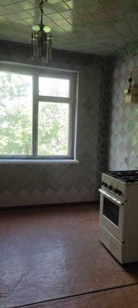 Продаю недорого 3-х к. квартиру в Корабельном районе - фото 1