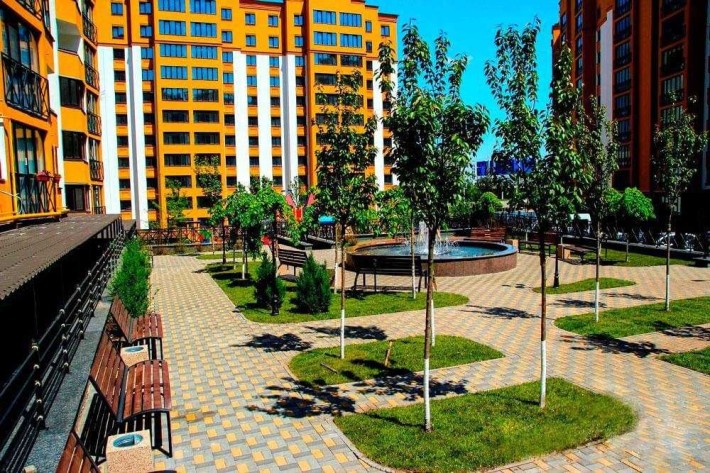 Двокімнатна квартира з ремонтом, меблями і технікою Комора в подарунок - фото 1