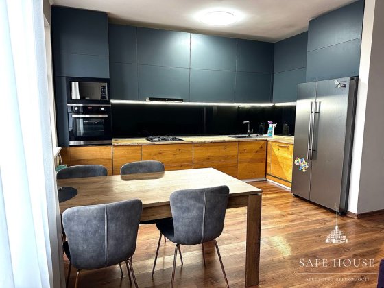 Продам 3 кімнтану 2 поверхову квартиру в Петропавлівській Борщагівці Петропавловская Борщаговка