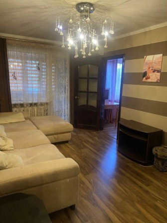 Продам трехкомнатную квартиру с капитальным ремонтом на Черемушках - фото 1