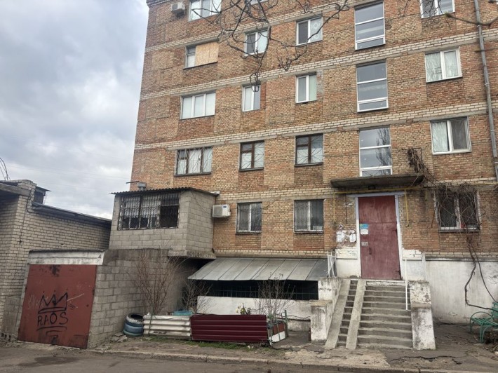 Продам простору двокімнатну квартиру з Гаражем - фото 1