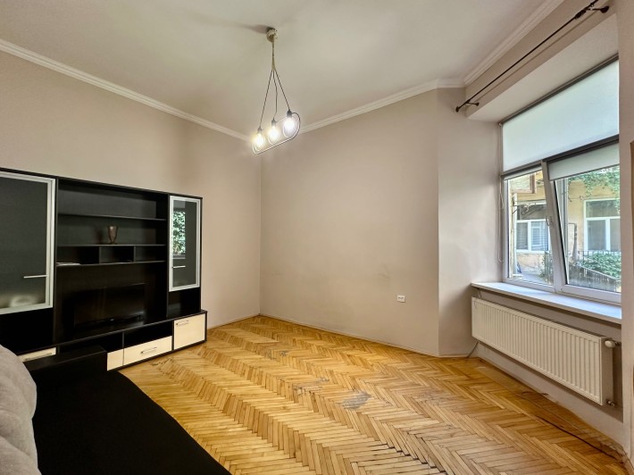Продаж квартири в центрі міста - фото 1