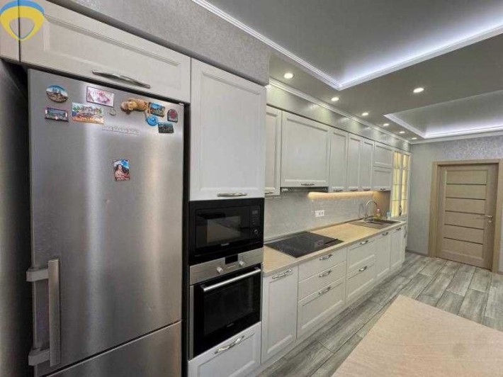 Продам 3  кімнатну квартиру на Фонтані - фото 1