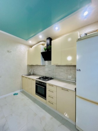 1 кім в новобудові,з ремонтом. Вул.Джона Леннона. 81000$ - фото 1
