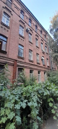 Срочная продажа 3-х ком. квартиры. Зеленый двор. Центр. - фото 1