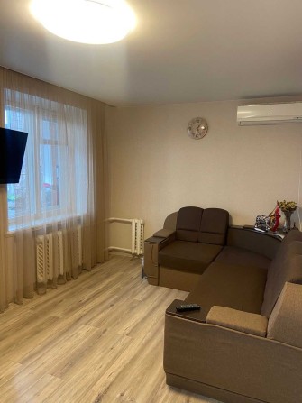 продам 2 кімнатну євроремонт,розділка,чудовий вид,Сухий фонтан - фото 1