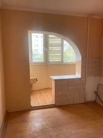Продам простору 1-кімнатну квартируна Добровольського, 42м² - фото 1