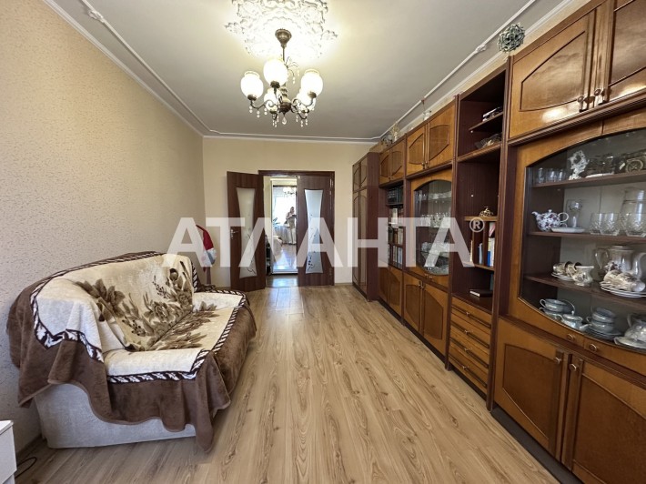 Трехкомнатная квартира  на Таирова ! Косметический район ! - фото 1
