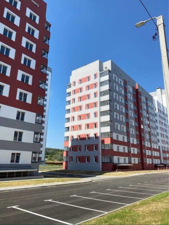 Продам (возможно по сертификату) видовую квартиру ЖК Гидропарк, 40м2 - фото 1