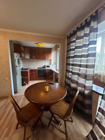 Продам 3-кімнатну квартиру з капітальним ремонтом на Черемушках - фото 1