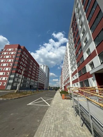 Продам 1-к квартиру  в новом новострое ЖК Гидропарк - фото 1