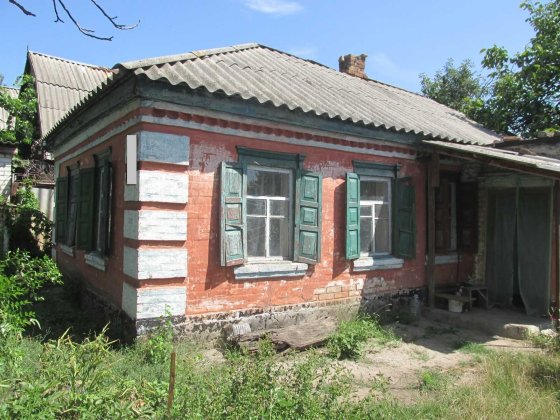Будинок 44 кв.м. з пічним опаленням і ділянкою 7 соток в р-ні 8 школи Александрия