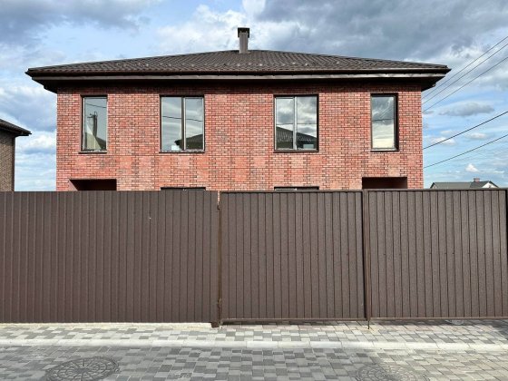 Дуплекс 110 кв.м. на 3 сотках з наповненням - поруч все необхідне Гостомель