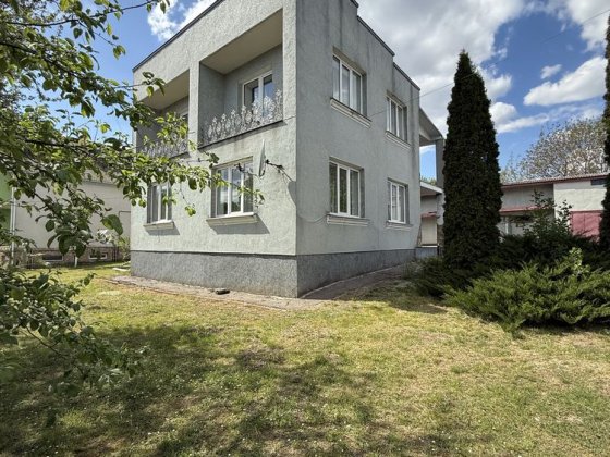 Просторий будинок в м. Дубно, вул. Берестецька Дубно