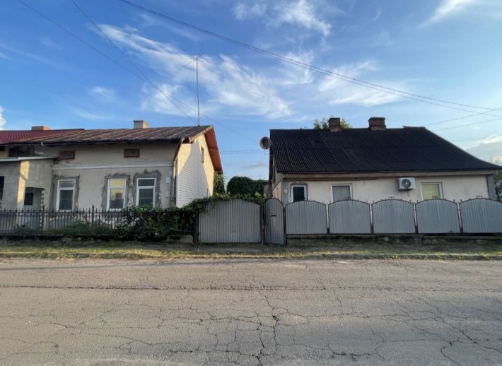 Центр! Два суміжних будинки + 24 сотих ділянка для життя та біз - фото 1