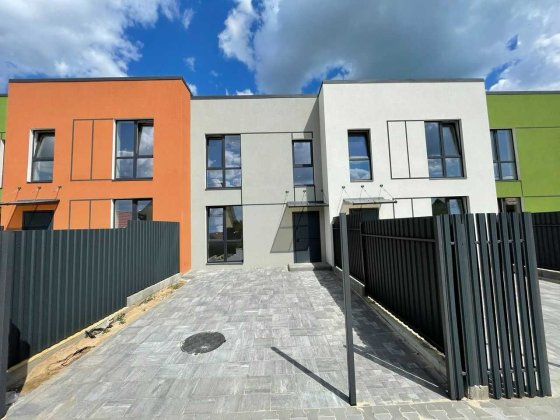 Таунхаус 90 м² з окремим двором та центральними комунікаціями Гостомель