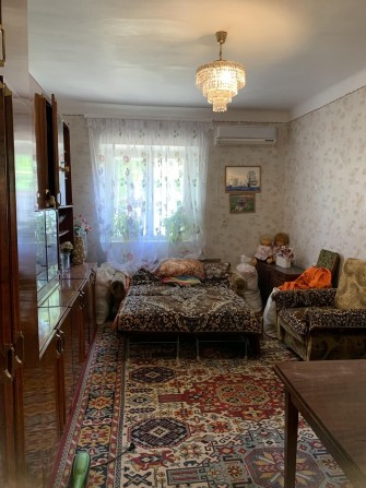 Продаётся пол дома р-н 14 школы По ул.Нижне садовая - фото 1