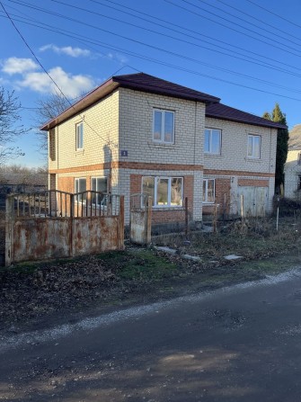 Продам двоповерховий будинок. - фото 1