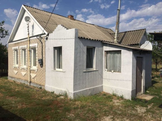 Продам дом в Изюме на песках в районе источника. Ізюм