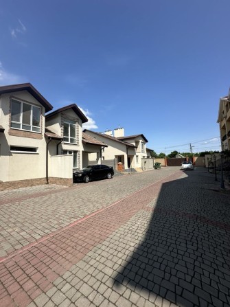 Таунхаус в Черномлрске Одесской обл - фото 1