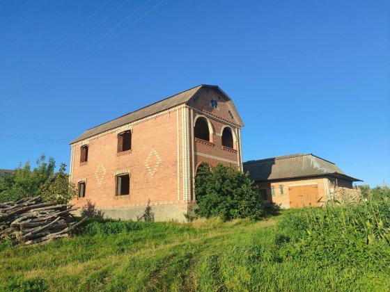 Будинок/коробка двох поверховий Казатин