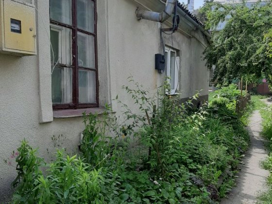 Продам частину буд.центр,р- н парку Каменец-Подольский