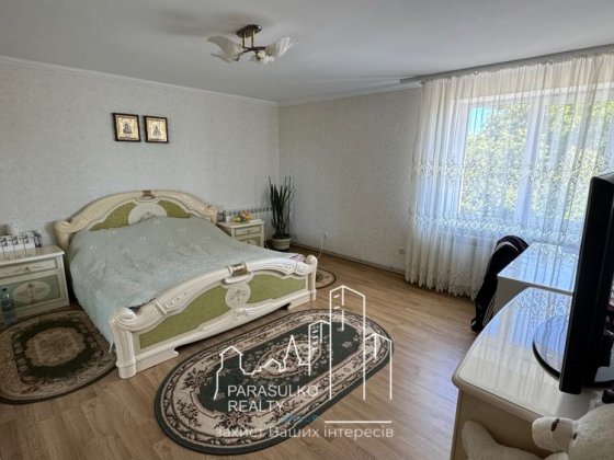 Продам просторий будинок, який готовий для проживання Кам'янець-Подільський