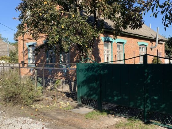 Будинок з земельною ділянкою, терміново. Лубни