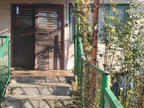 срочная продажа коттеджа в центре города Марганец