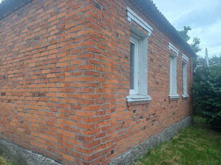 Продам будинок  в центрі м.Мерефа - фото 1