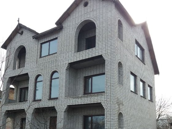 Продаю недобудований будинок в м.Павлограді, без посередників. Павлоград