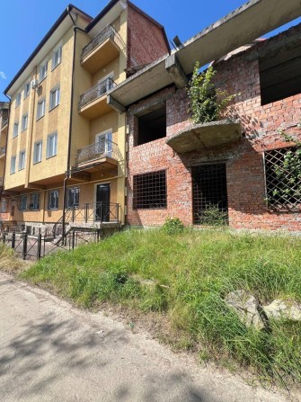Продається незавершене будівництво у центрі міста Трускавця - фото 1