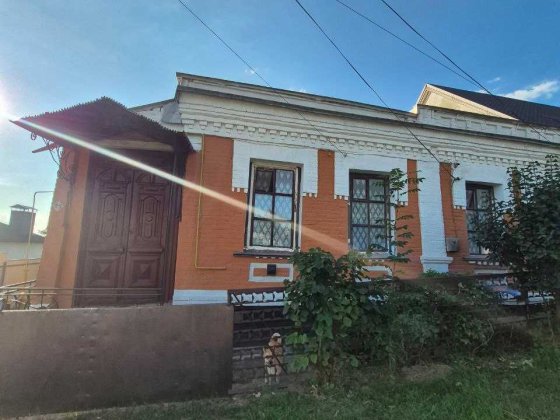 продаж частини будинку в центральній частині міста Умань