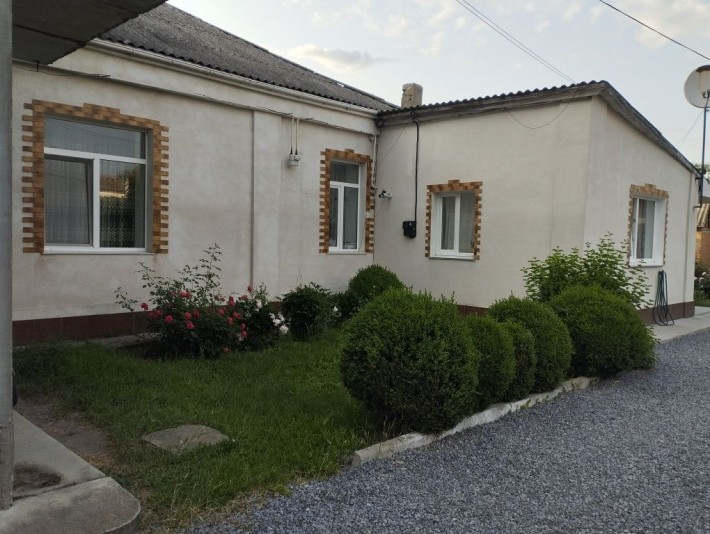 Будинок в центрі міста - фото 1