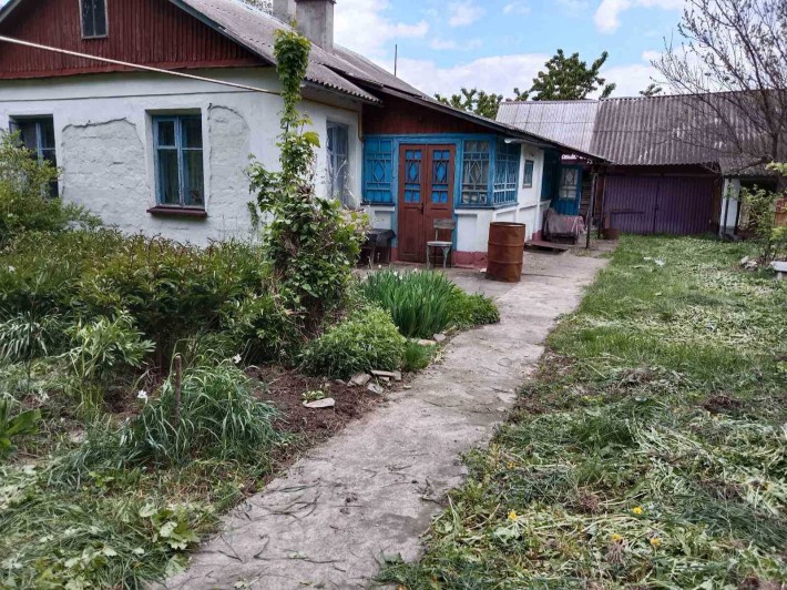 Продається будинок з ділянкою 25 соток. - фото 1