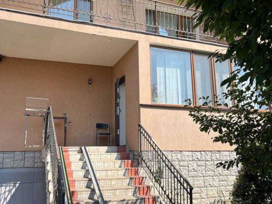 Продам будинок у м. Бар на вул.Сагайдачного з сонячною електростанцією Бар