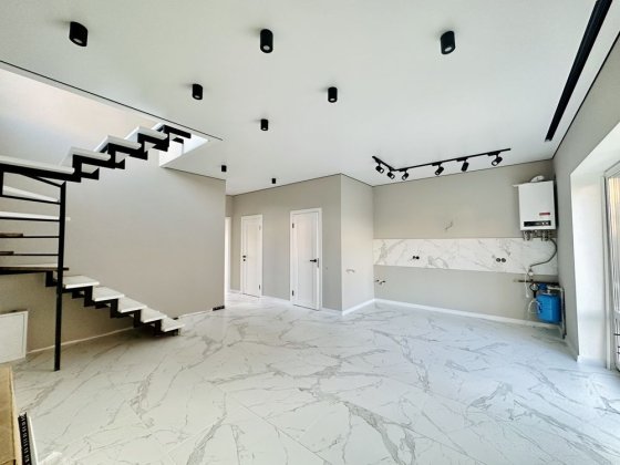 Без комісійних. Новий ремонт. 4 кімнати +кухня студія Агрономичное