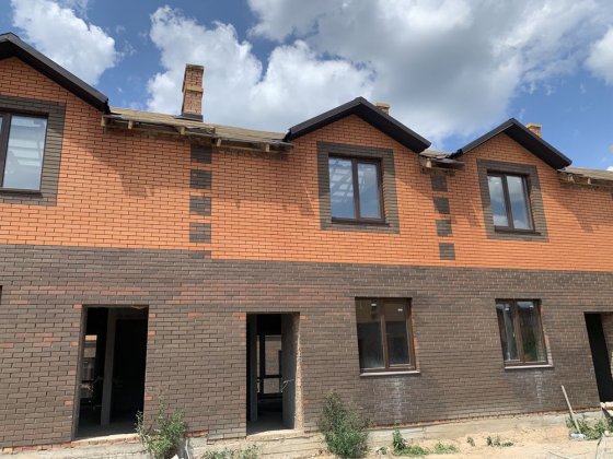 Продаж таунхауса,без комісіі,2спальні,підключені комунікаціі,пр.Світли Агрономичное